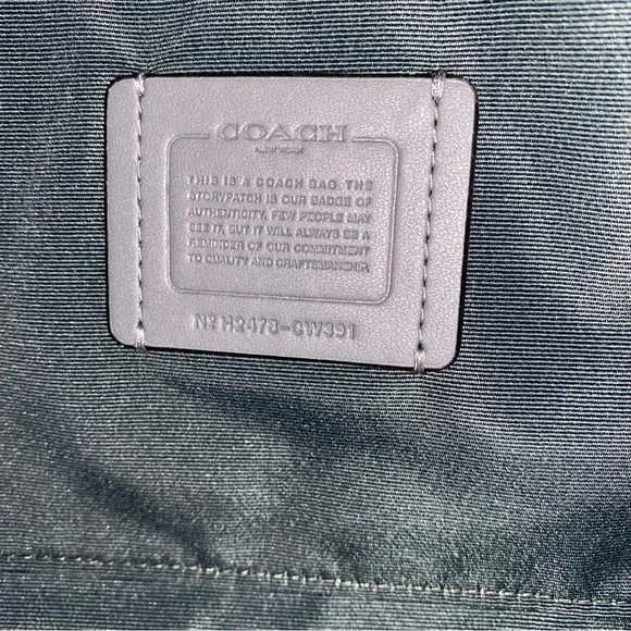 Coach 🩶🖤🩶 signature purse New - Picture 12 of 16